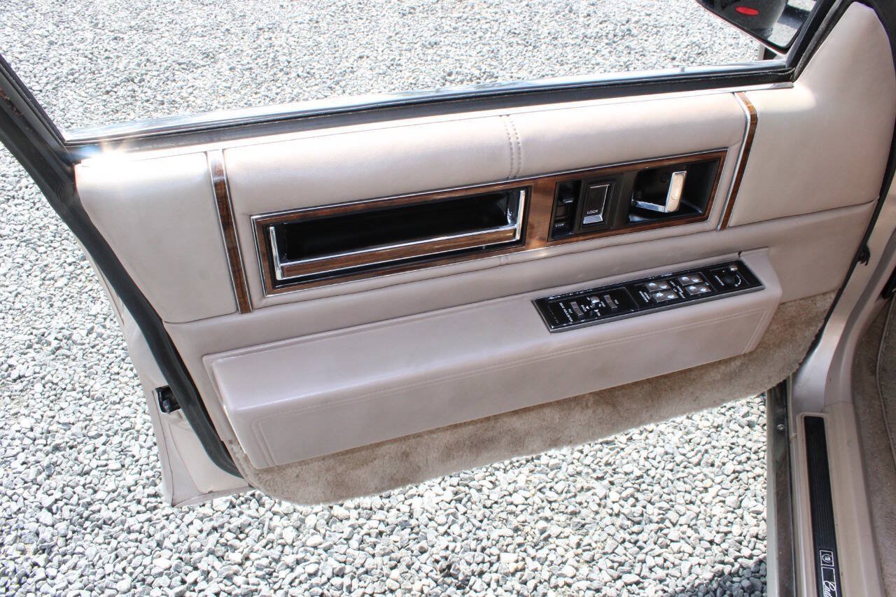 Used 1990 Cadillac De Ville Sedan FWD image 19