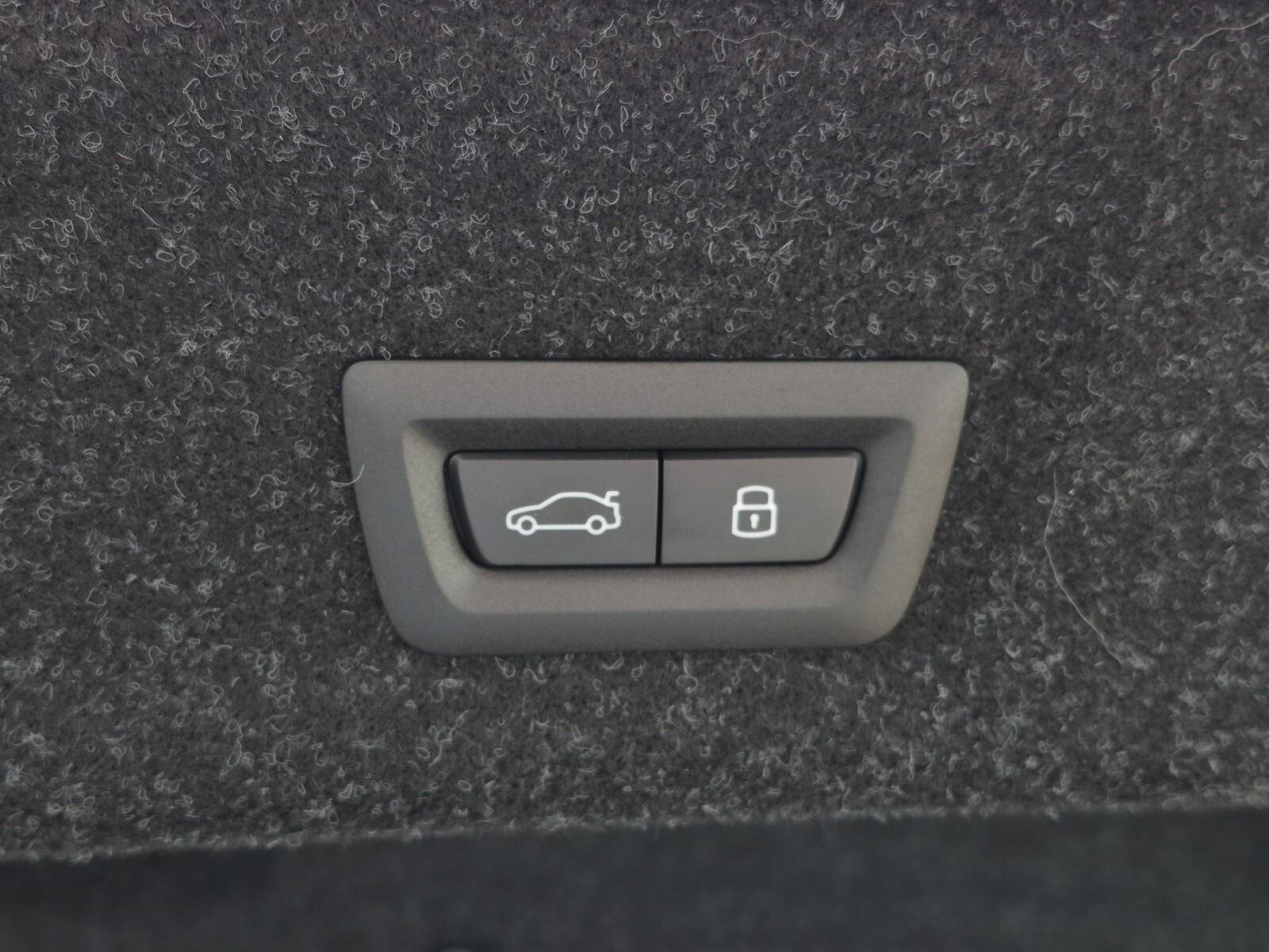 New 2026 BMW 330i xDrive Sedan w/ M Sport Package image 9