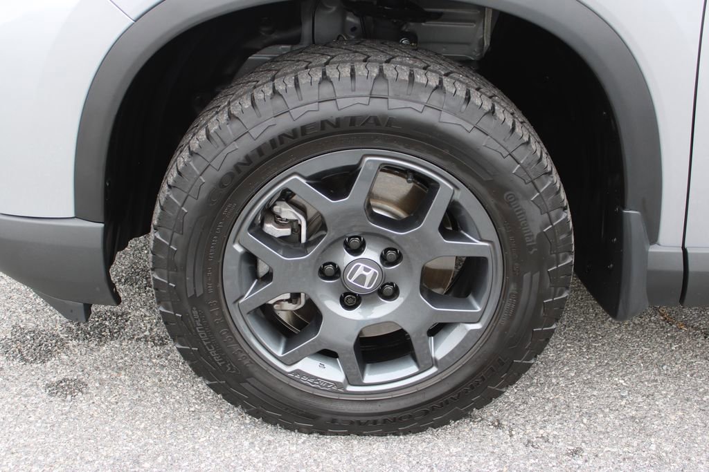 Used 2025 Honda Pilot TrailSport image 36