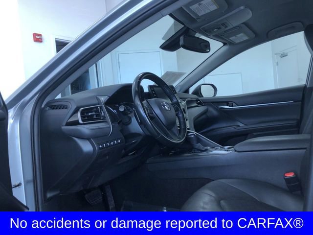 Used 2022 Toyota Camry XSE image 2