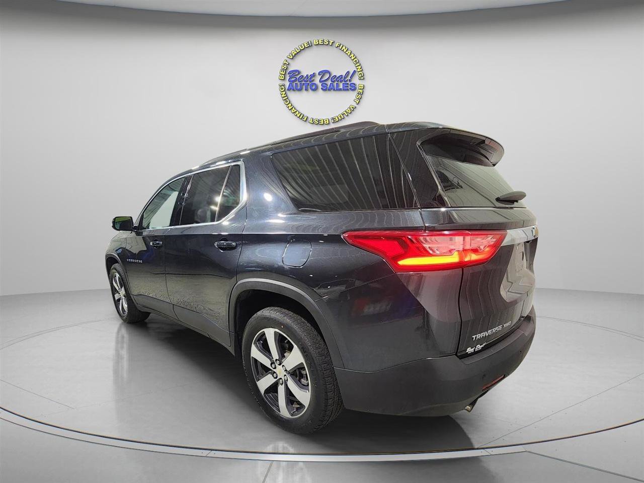 Used 2019 Chevrolet Traverse LT w/ LT Premium Package AWD/4WD image 5