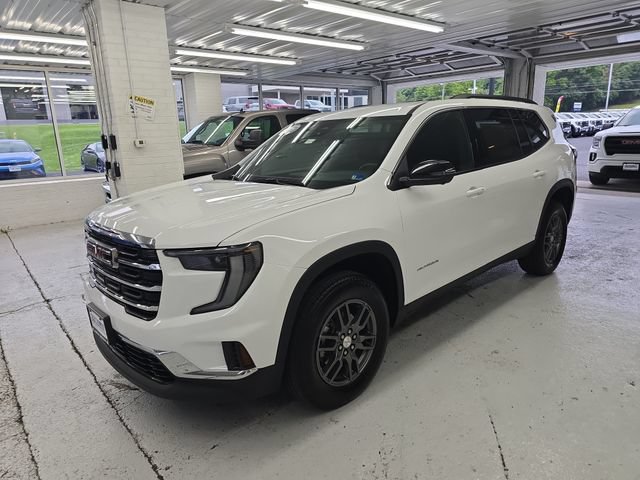 Certified 2025 GMC Acadia Elevation AWD/4WD image 2