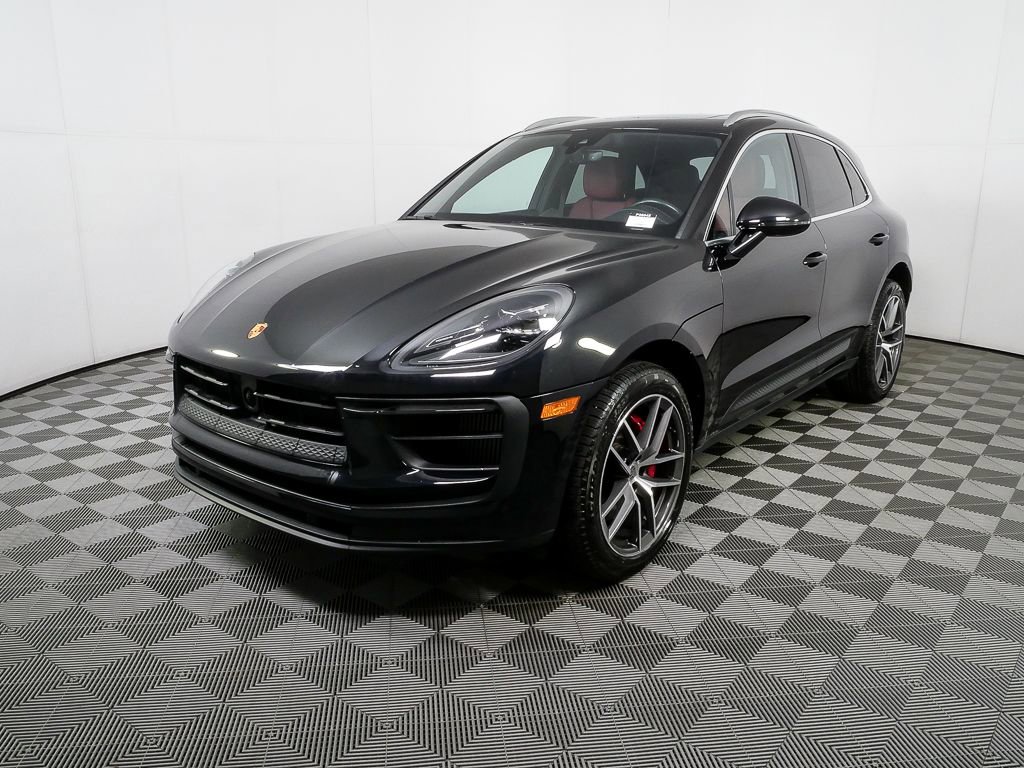 Certified 2023 Porsche Macan S AWD/4WD image 1