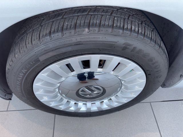 Used 2014 Volkswagen Beetle 2.5 image 2