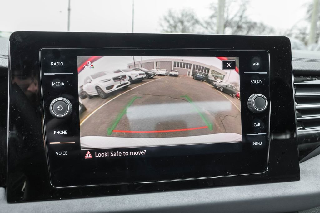 Used 2025 Volkswagen Jetta SE image 6