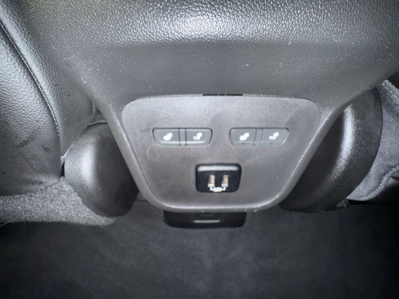 Used 2018 GMC Terrain Denali w/ Advanced Safety Package image 32