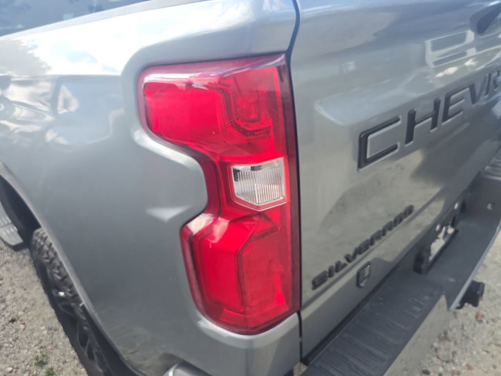 Used 2024 Chevrolet Silverado 1500 RST image 5