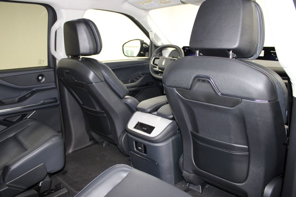 New 2026 Lincoln Navigator L Premier AWD/4WD image 35