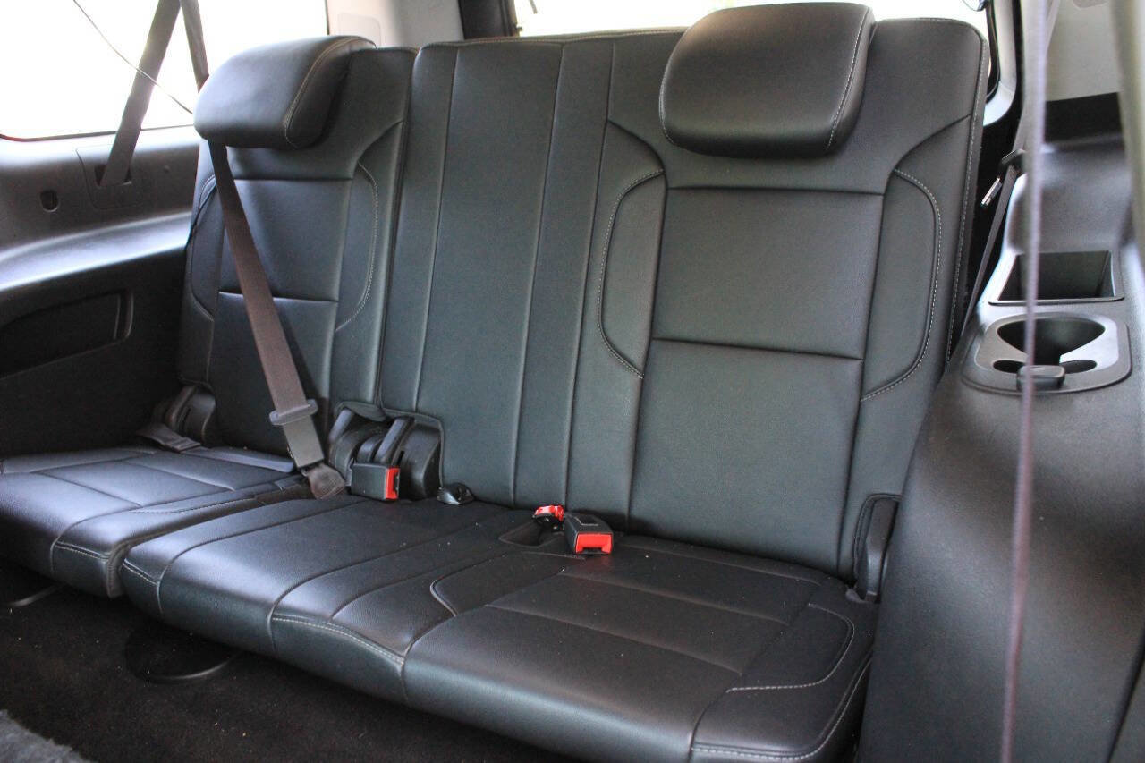 Used 2017 Chevrolet Suburban LT image 15