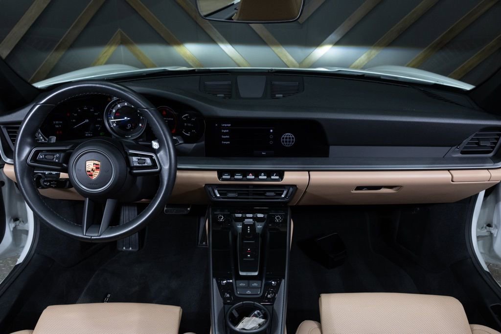 Used 2024 Porsche 911 Carrera image 4