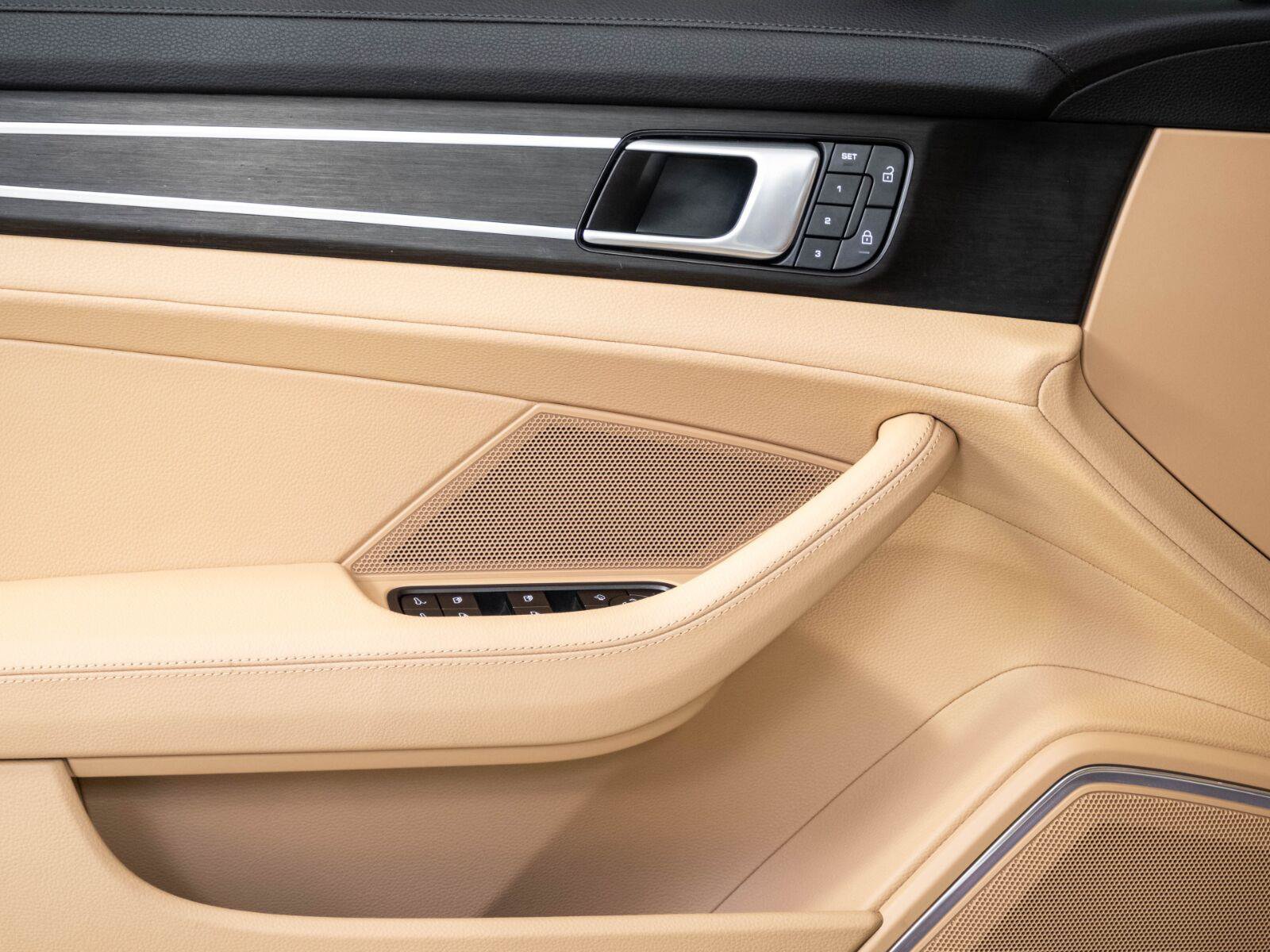 Used 2023 Porsche Panamera Platinum Edition RWD image 6