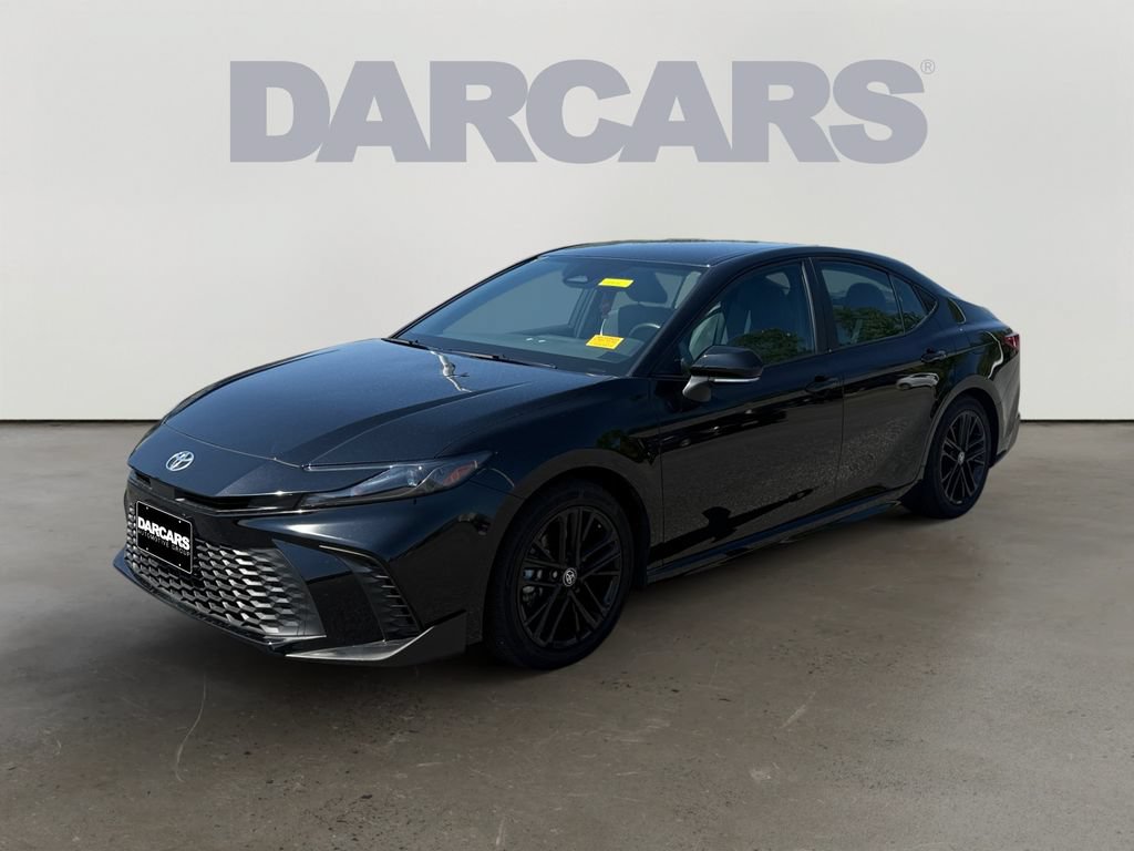Used 2025 Toyota Camry SE FWD image 3