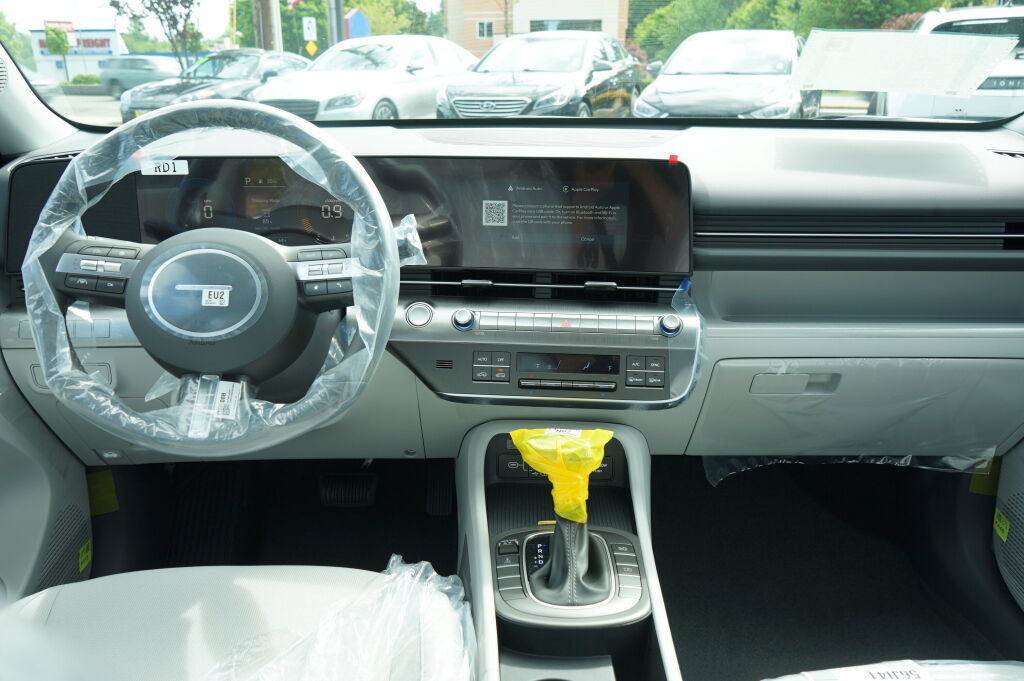 Certified 2025 Hyundai Kona SEL AWD/4WD image 20