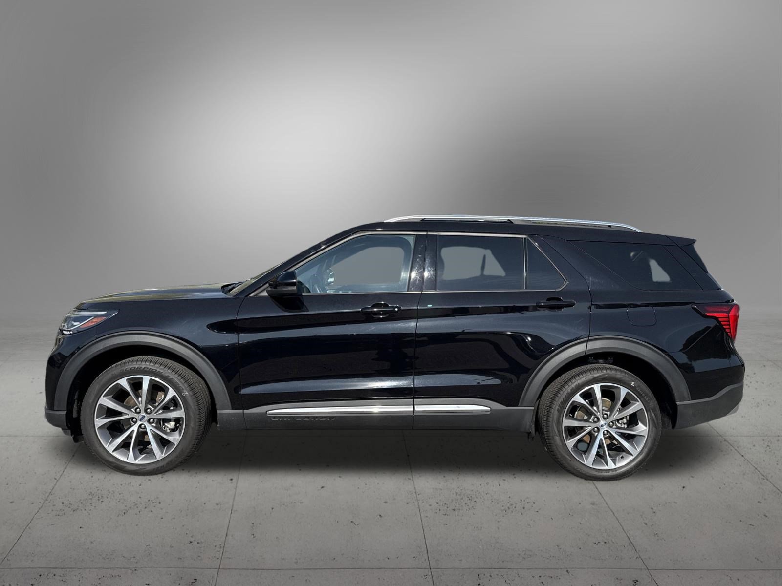 Used 2025 Ford Explorer Platinum w/ Ultimate Package image 2