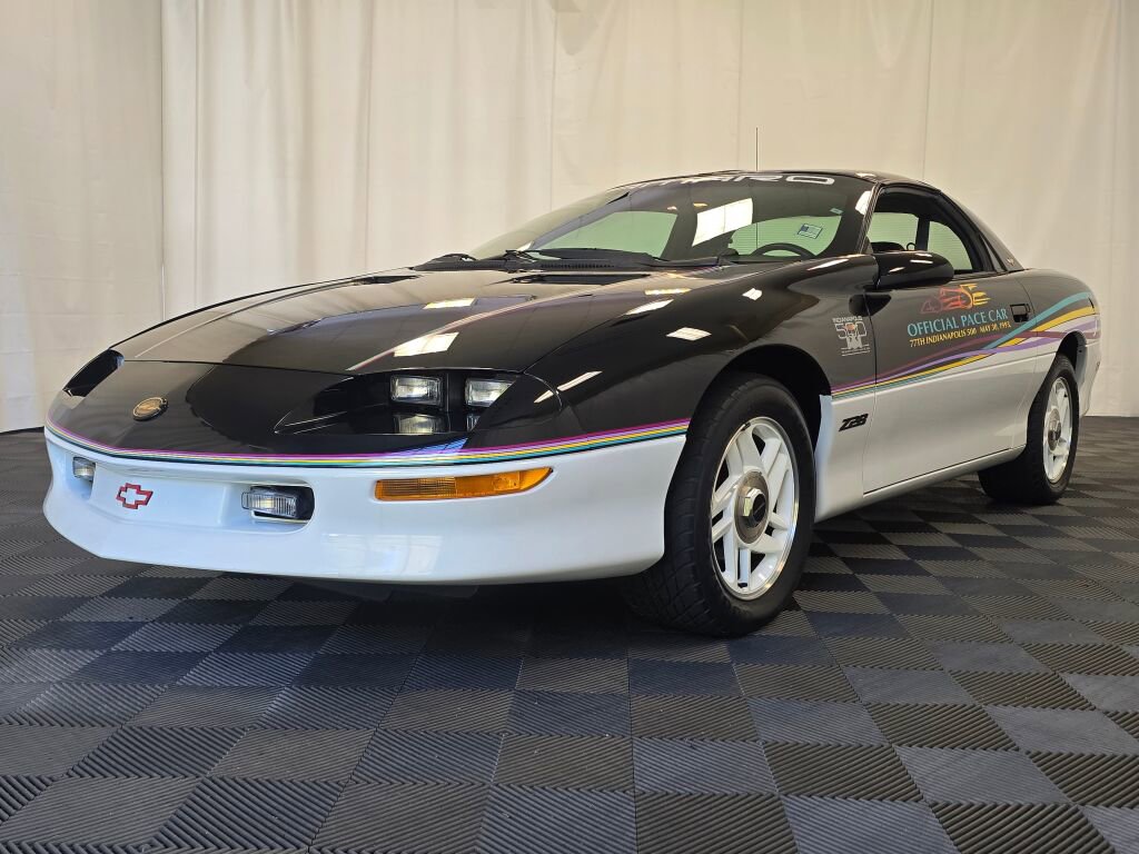 Used 1993 Chevrolet Camaro Z28 image 1