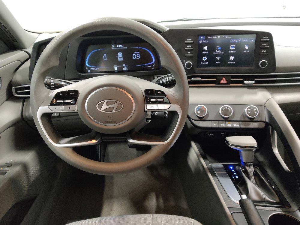 Used 2024 Hyundai Elantra SE image 22