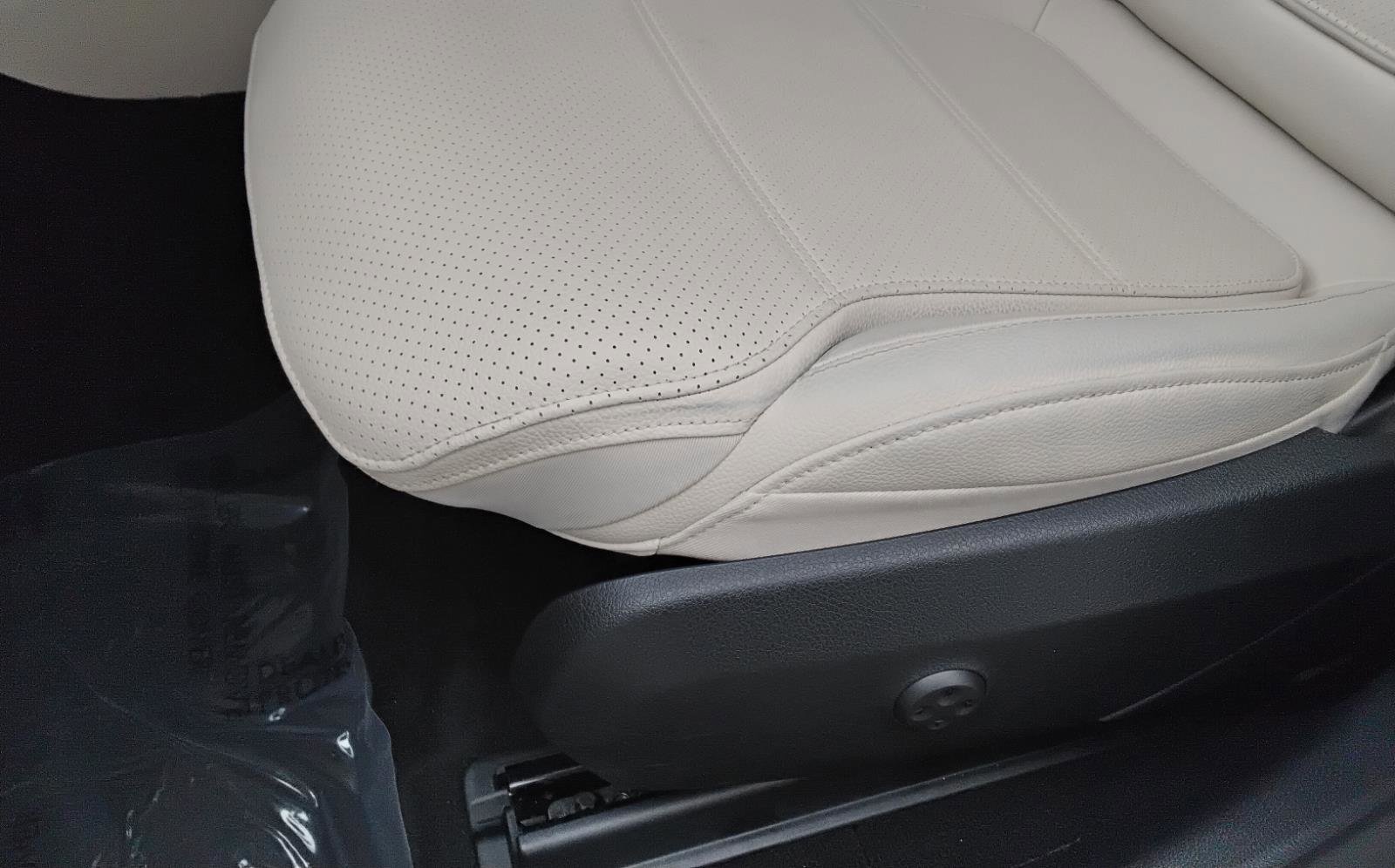 Used 2025 Mercedes-Benz GLC 300 GLC 300 image 17