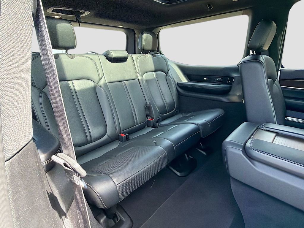 Used 2023 Jeep Grand Wagoneer 4WD image 22