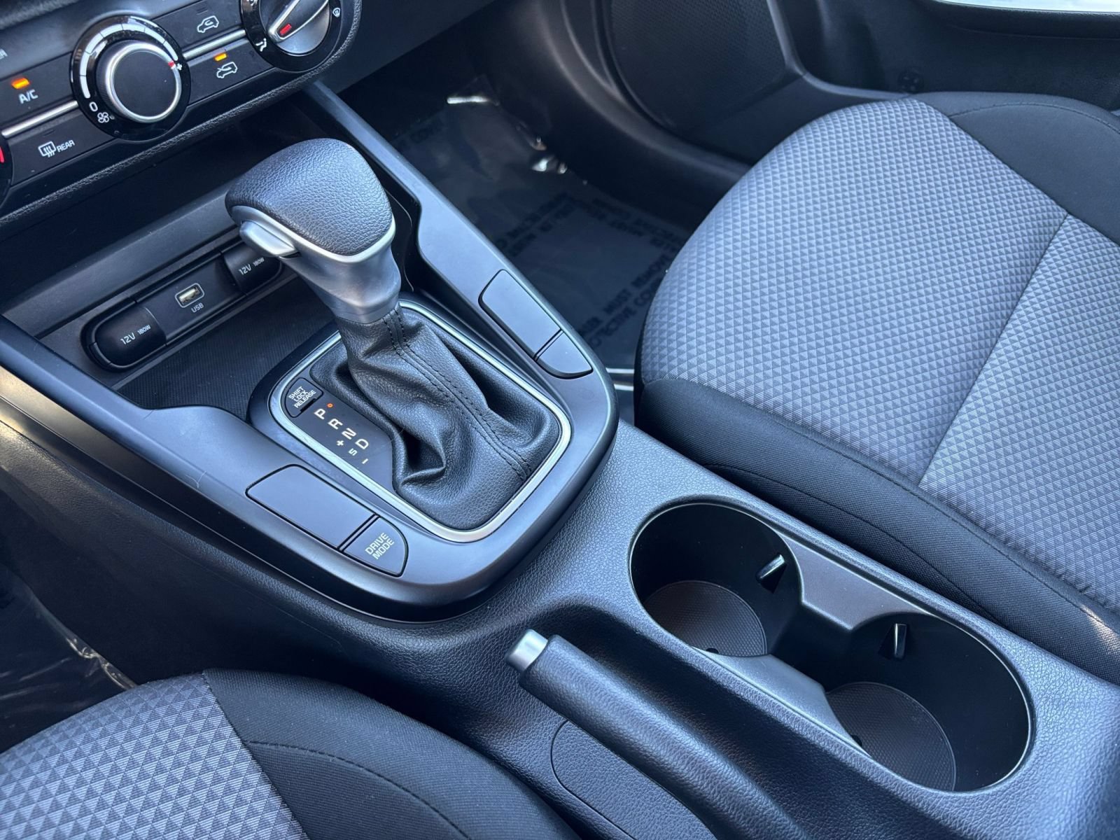 Used 2025 Kia Soul LX w/ LX Technology Package FWD image 39