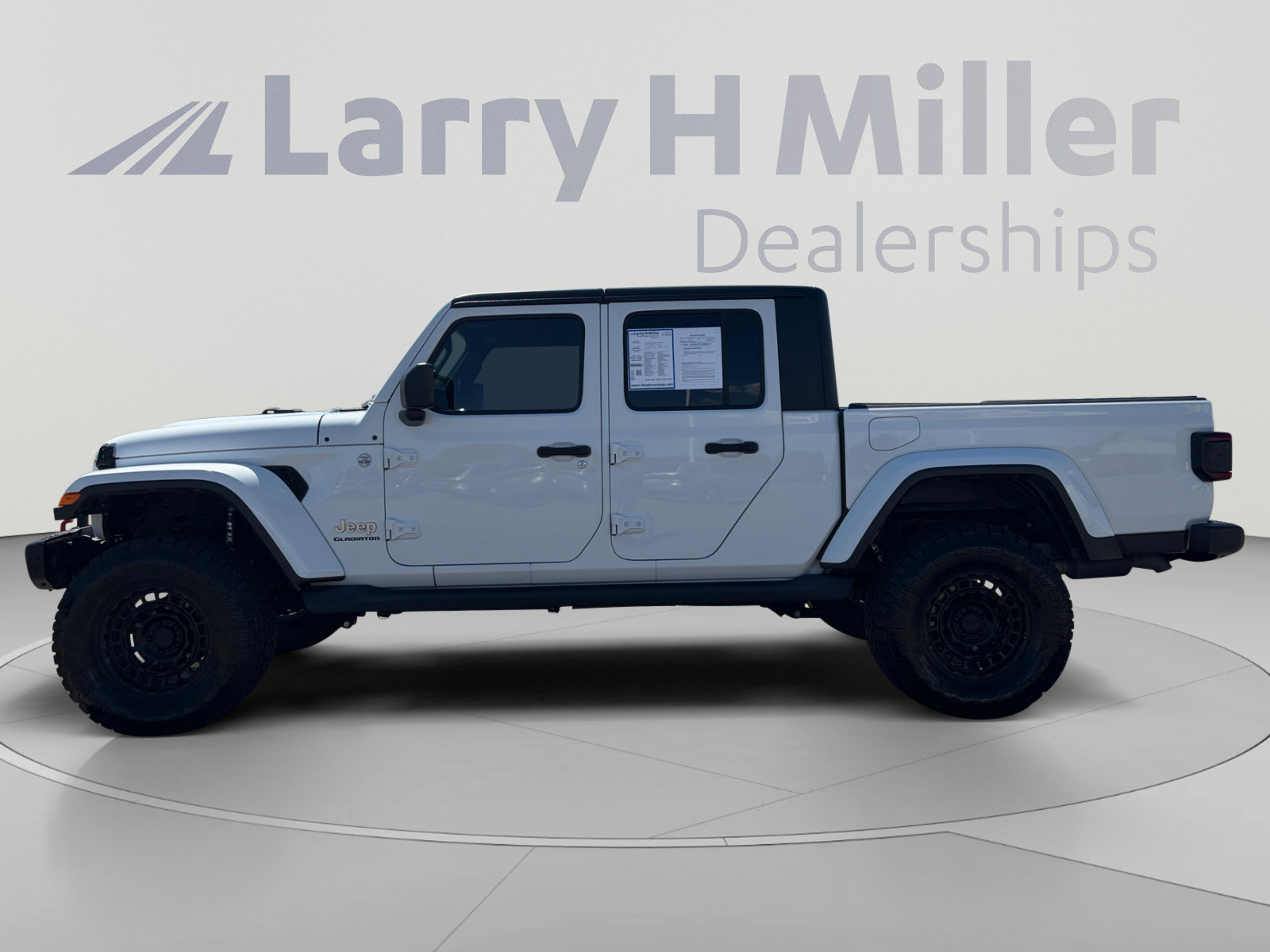 Used 2020 Jeep Gladiator Overland AWD/4WD image 3