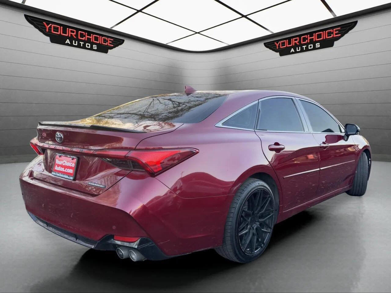 Used 2019 Toyota Avalon Touring w/ Advanced Safety Package image 7