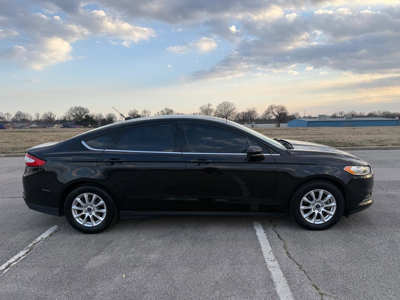 Used 2016 Ford Fusion S image 4