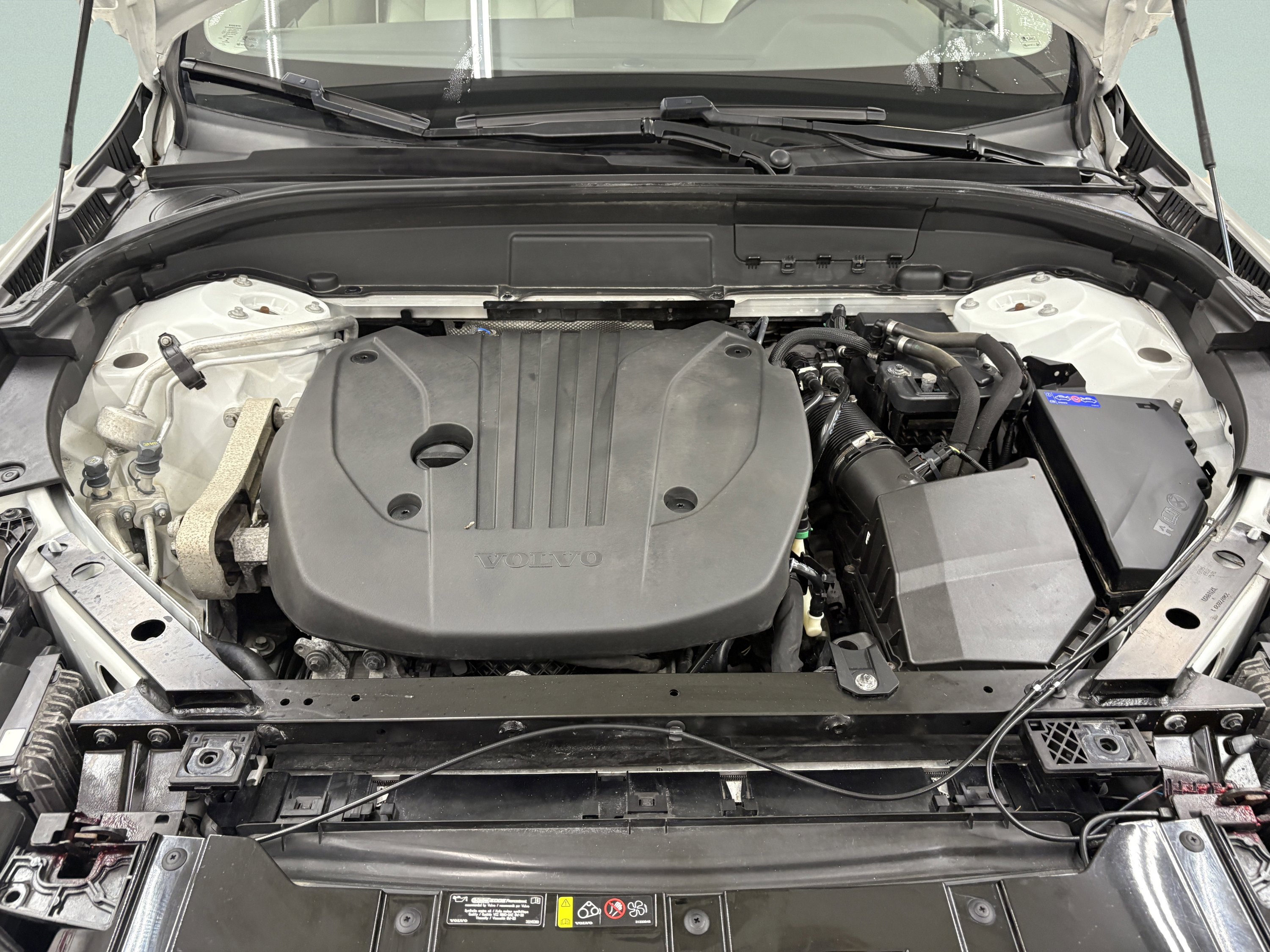 Used 2022 Volvo XC60 B5 Momentum image 8