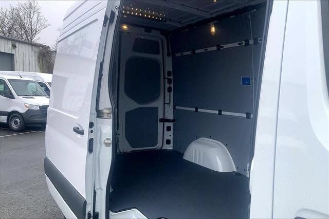 New 2026 Mercedes-Benz Sprinter 2500 image 19