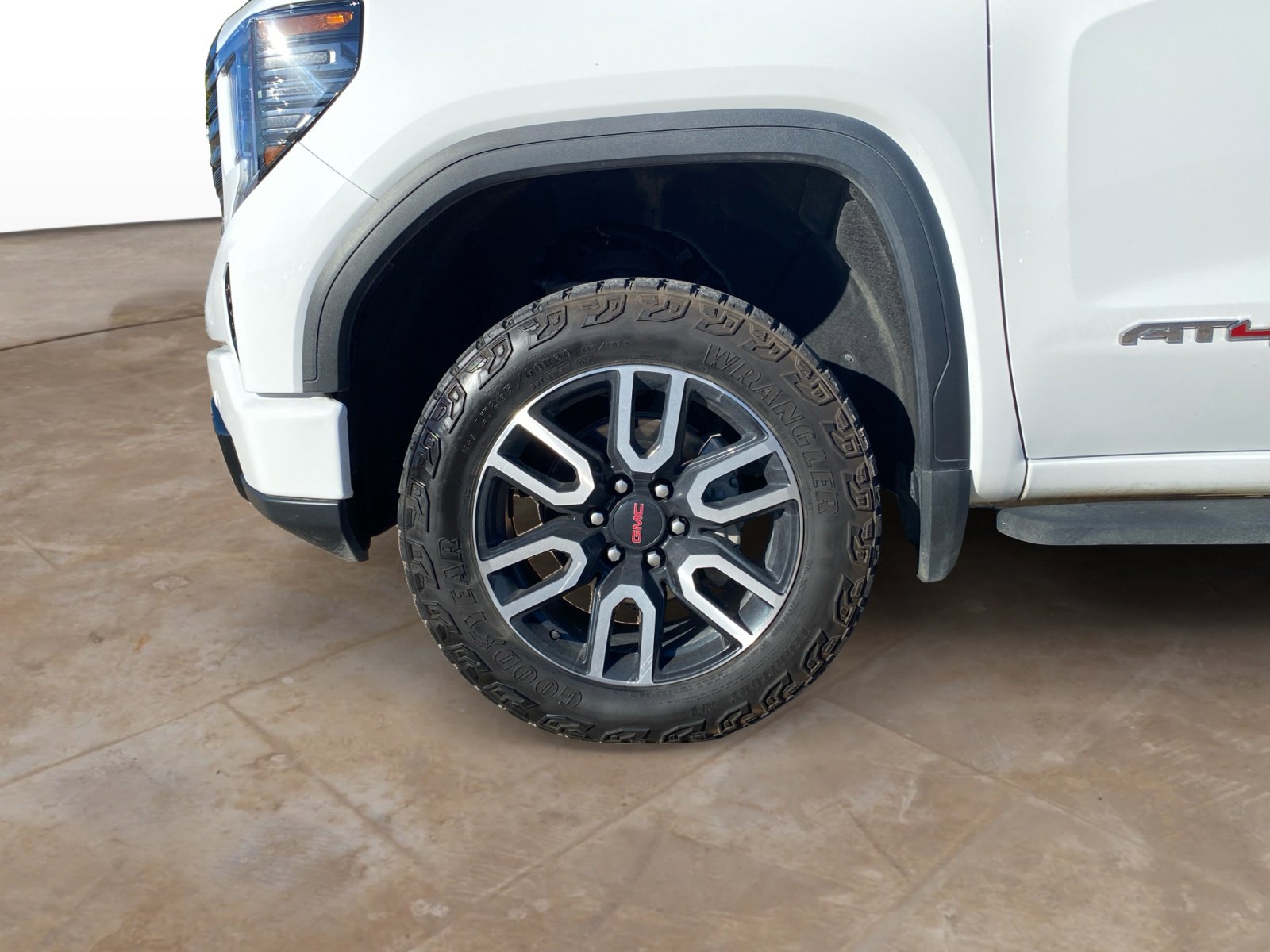 Used 2024 GMC Sierra 1500 AT4 w/ Technology Package image 31