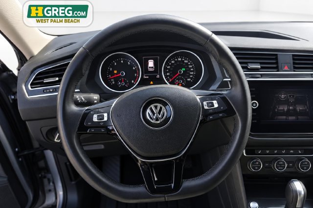 Used 2020 Volkswagen Tiguan SE w/ Panoramic Sunroof Package FWD image 13