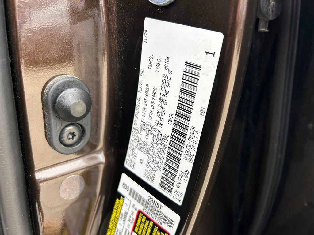 Used 2024 Toyota Tundra Limited AWD/4WD image 10