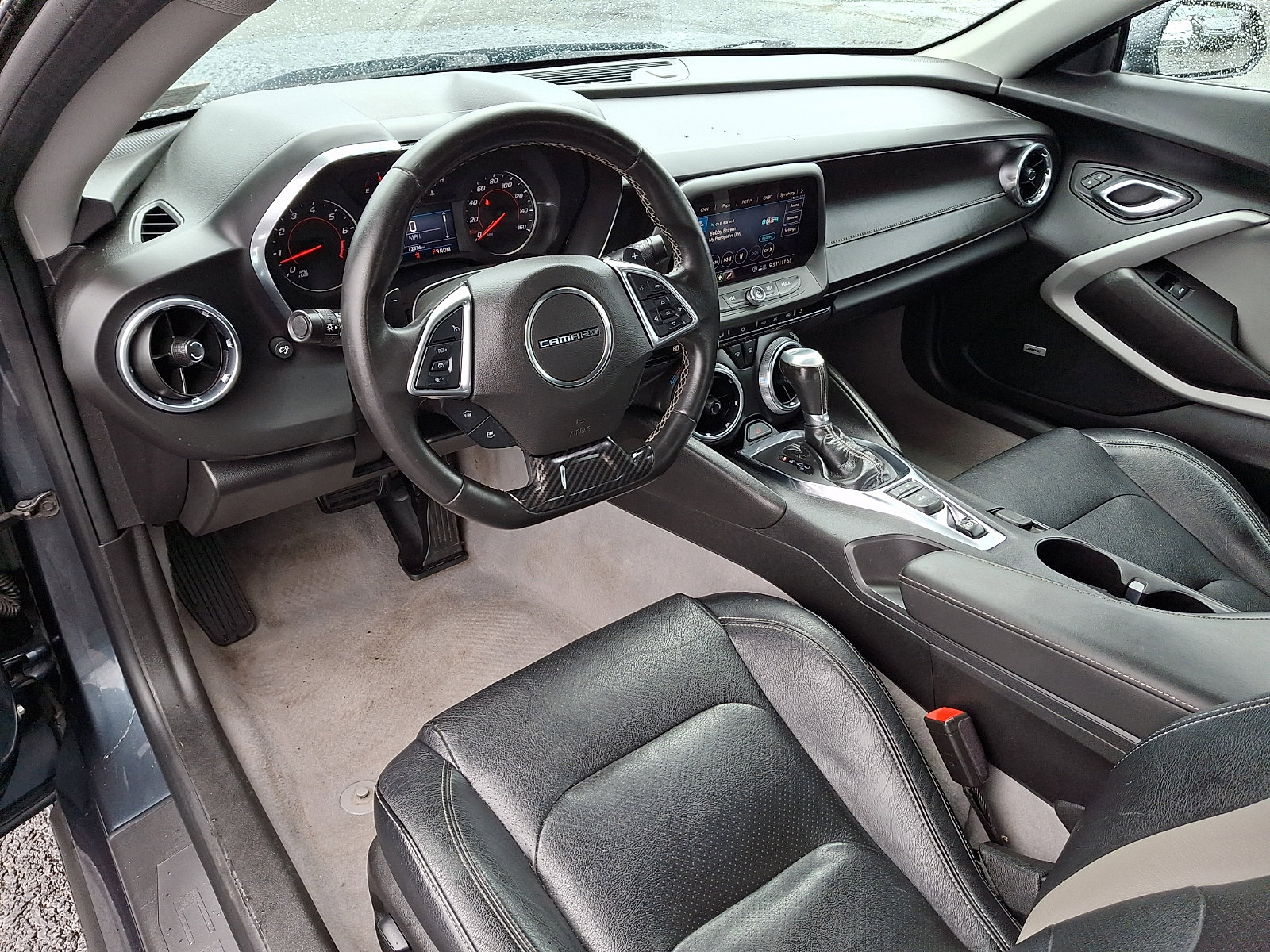 Used 2020 Chevrolet Camaro LT w/ Technology Package RWD image 10