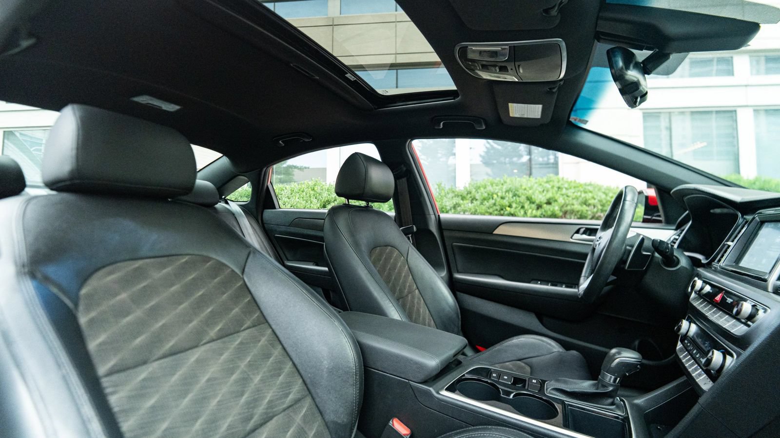 Used 2019 Hyundai Sonata Sport w/ Tech Package 03 FWD image 9