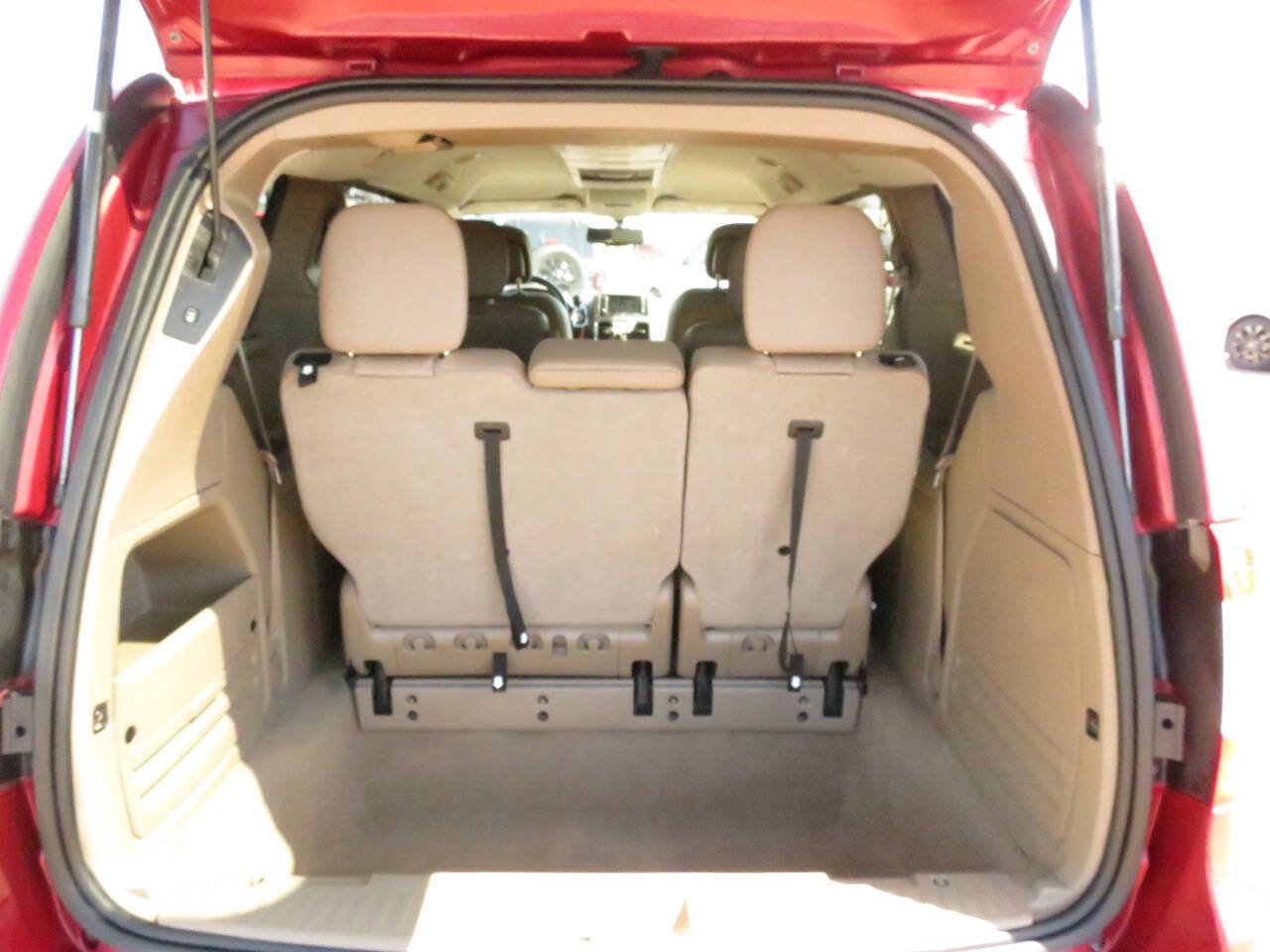 Used 2015 Chrysler Town & Country Touring-L w/ Driver Convenience Group FWD image 26