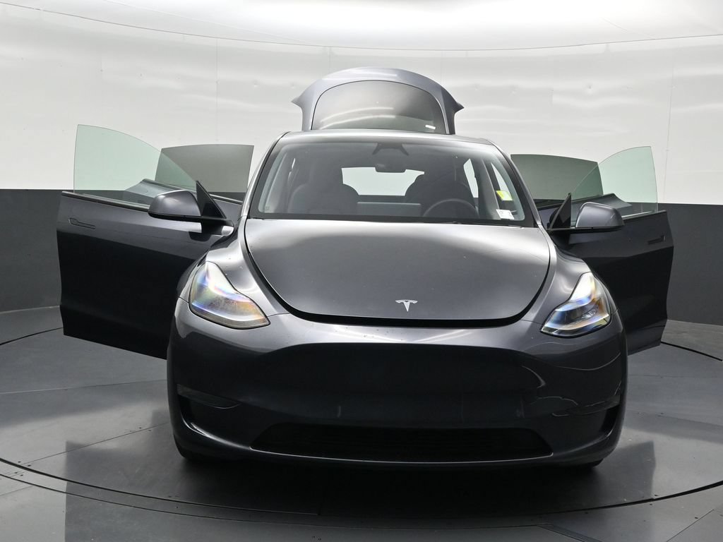 Used 2024 Tesla Model Y Long Range AWD/4WD image 35