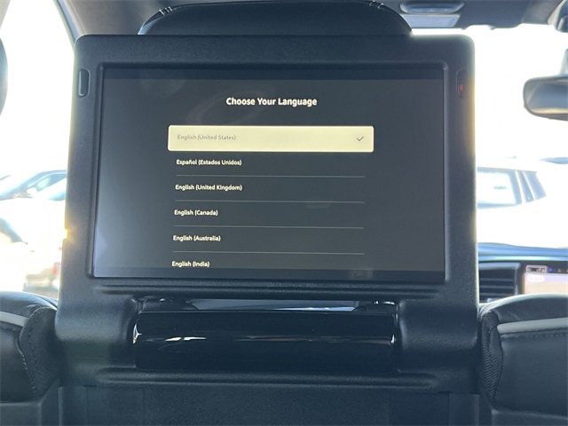 New 2026 Chrysler Pacifica Limited w/ Uconnect Theater Family Group image 40