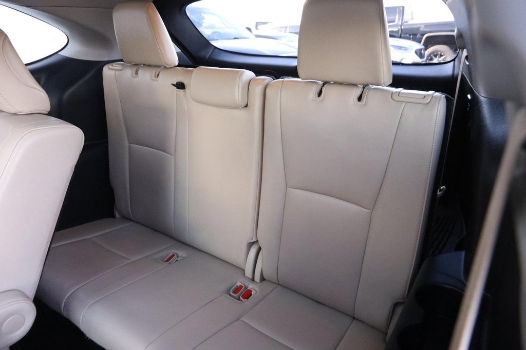 Used 2021 Toyota Highlander Platinum image 12