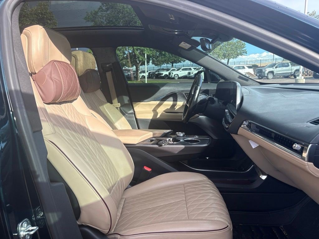Certified 2024 Cadillac Lyriq Luxury w/ Nappa Leather Package AWD/4WD image 23