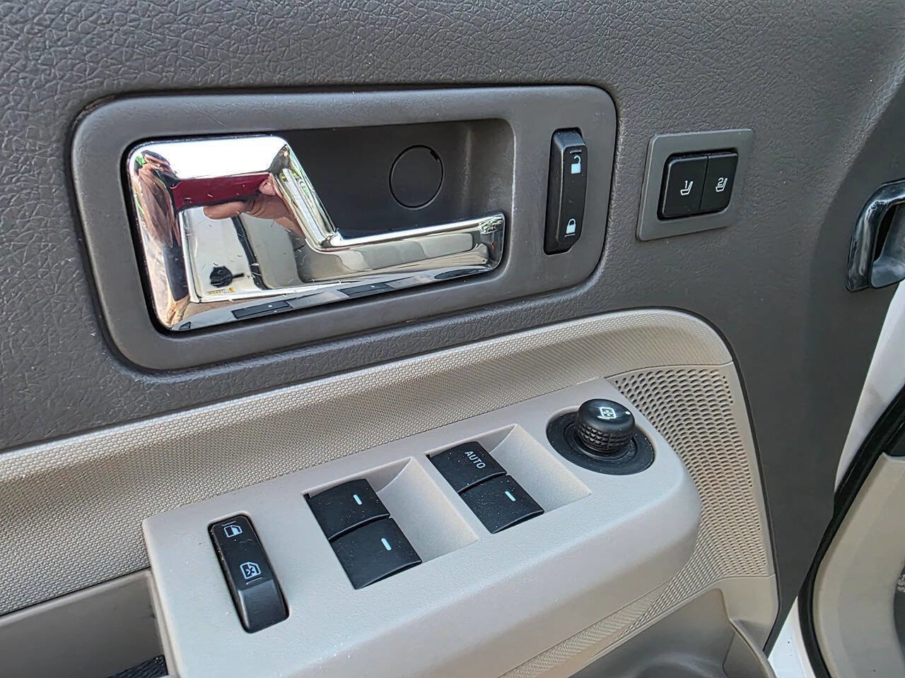 Used 2010 Ford Edge Limited image 18