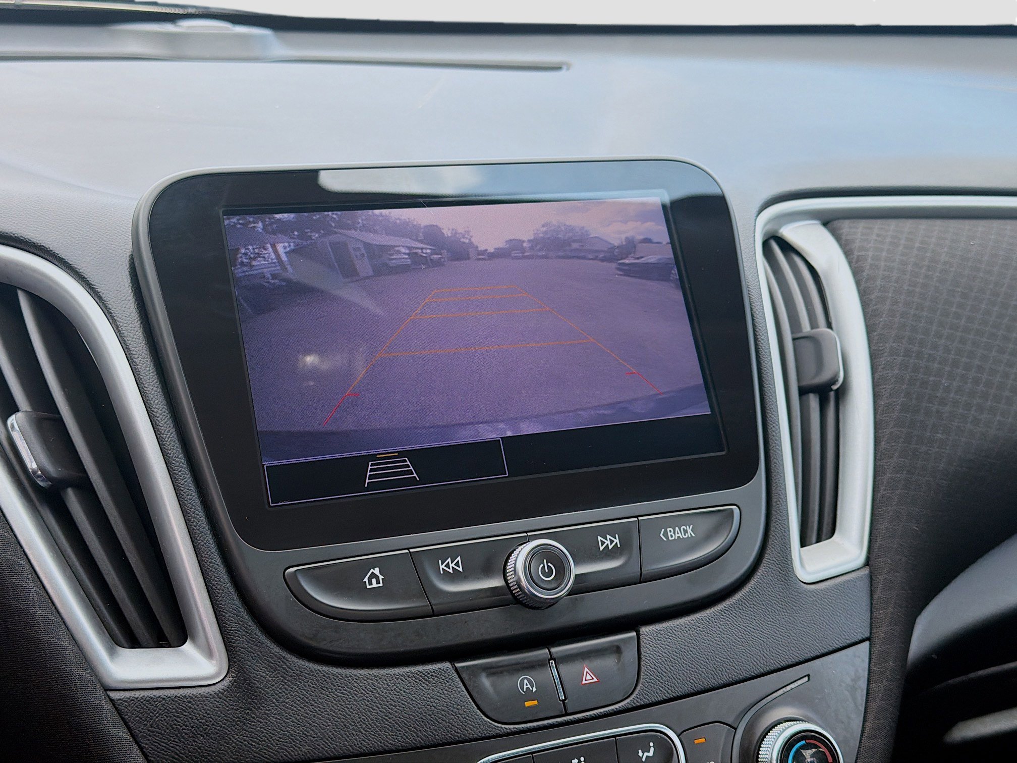 Used 2022 Chevrolet Malibu LT image 11