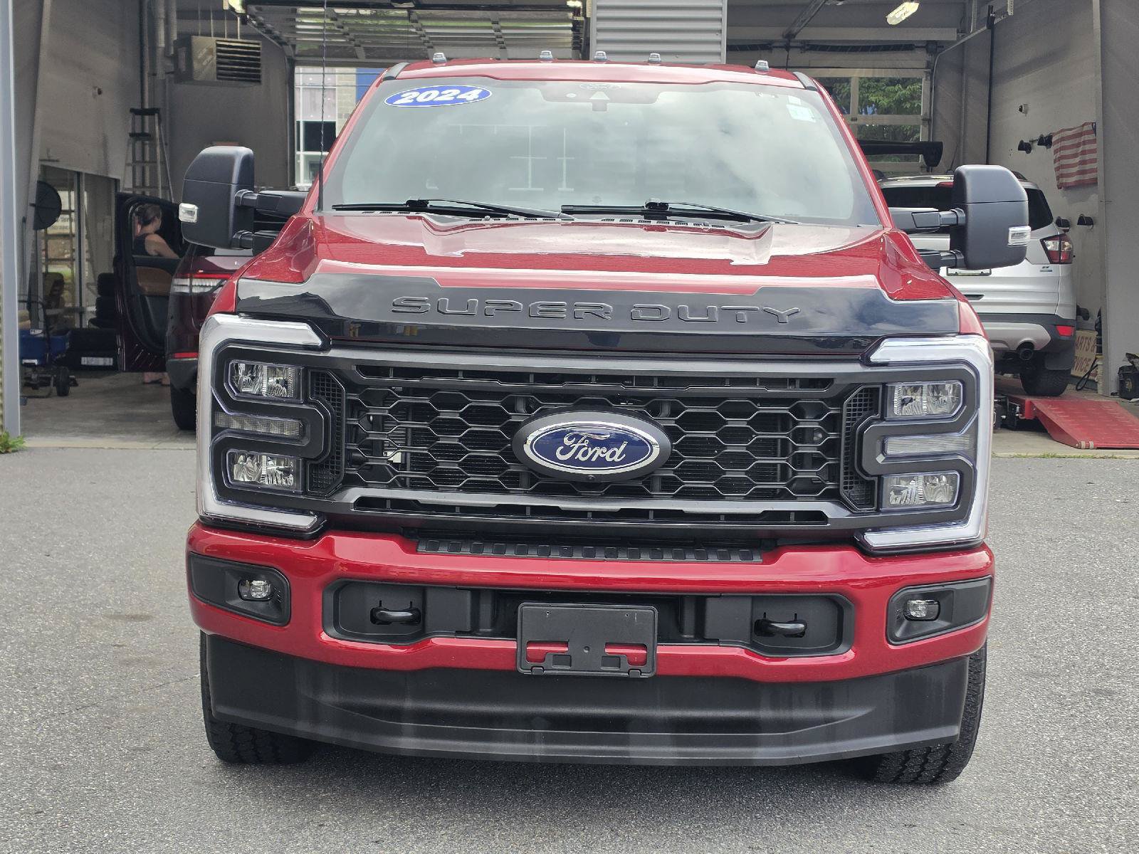 Used 2024 Ford F350 XLT w/ XLT Premium Package AWD/4WD image 10