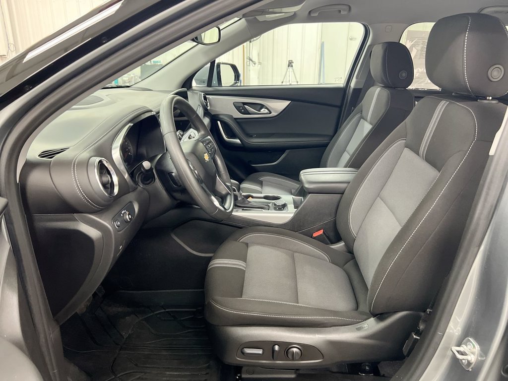 Used 2024 Chevrolet Blazer LT w/ Convenience Package FWD image 19