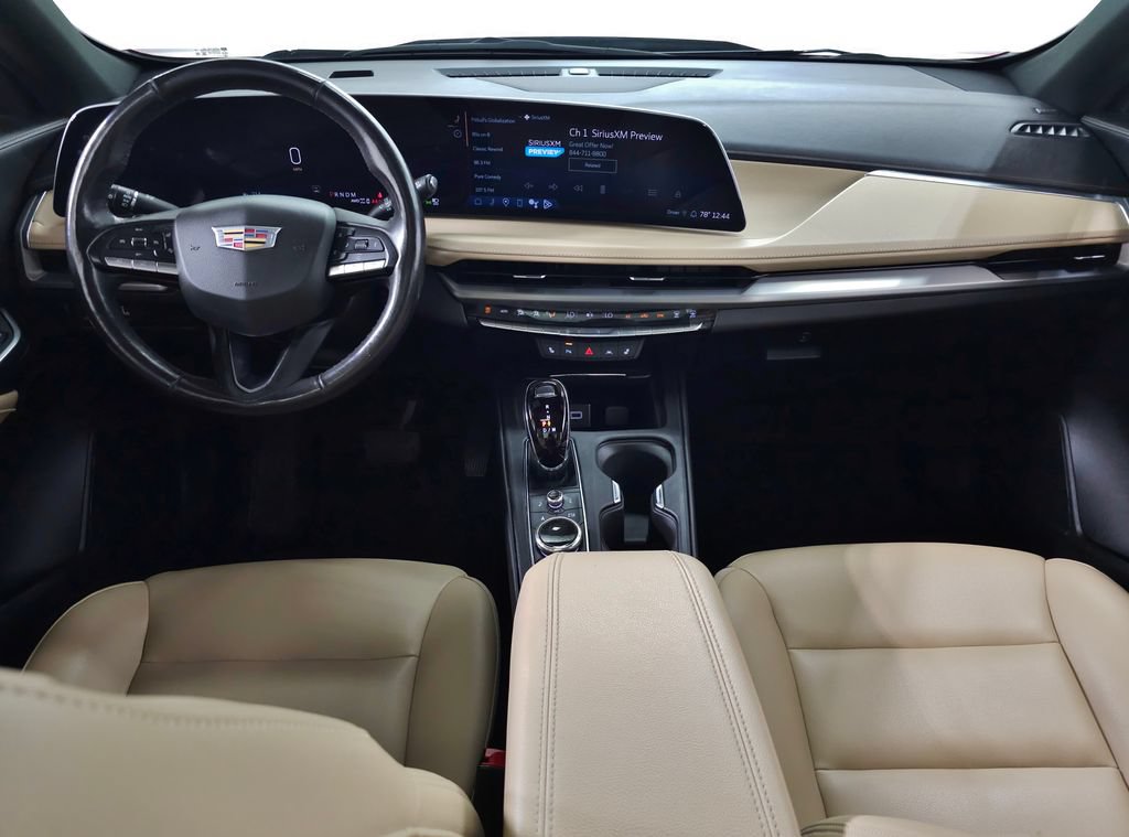 Certified 2024 Cadillac XT4 Luxury w/ Cold Weather Package AWD/4WD image 14