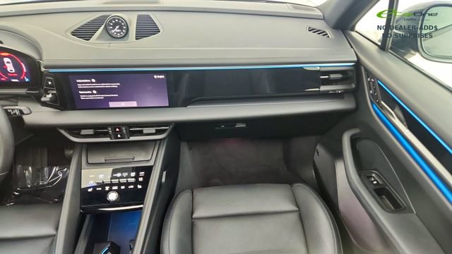Used 2025 Porsche Macan Electric RWD image 38