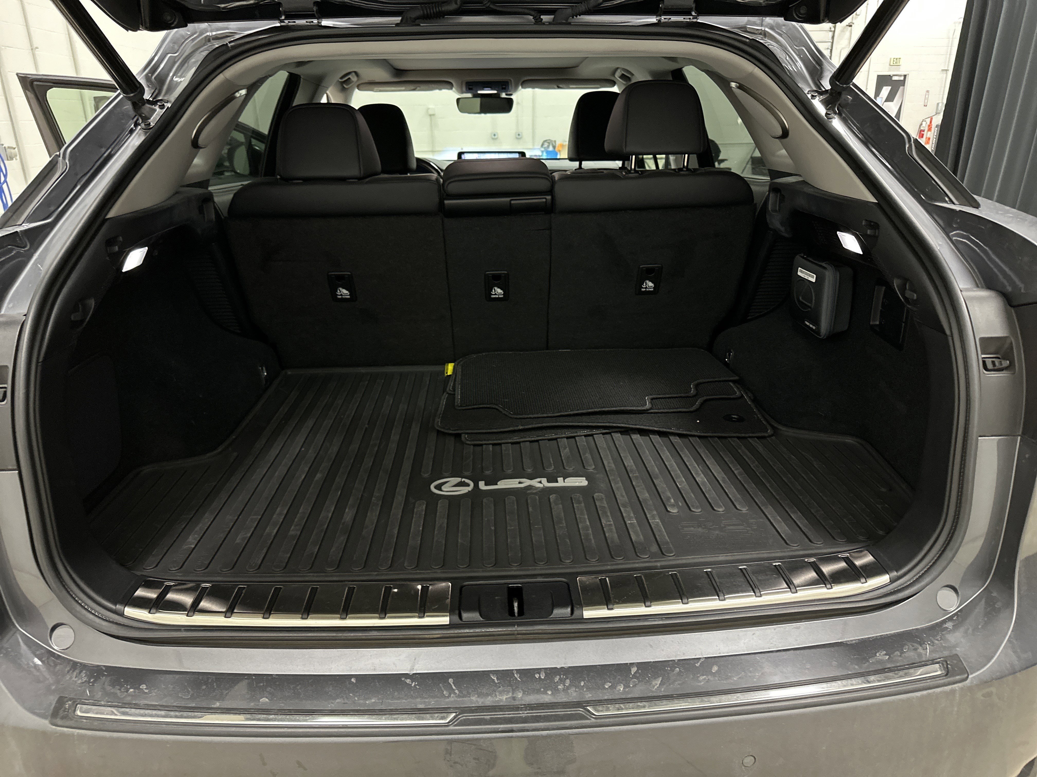 Certified 2022 Lexus RX 450h AWD w/ Luxury Package image 32