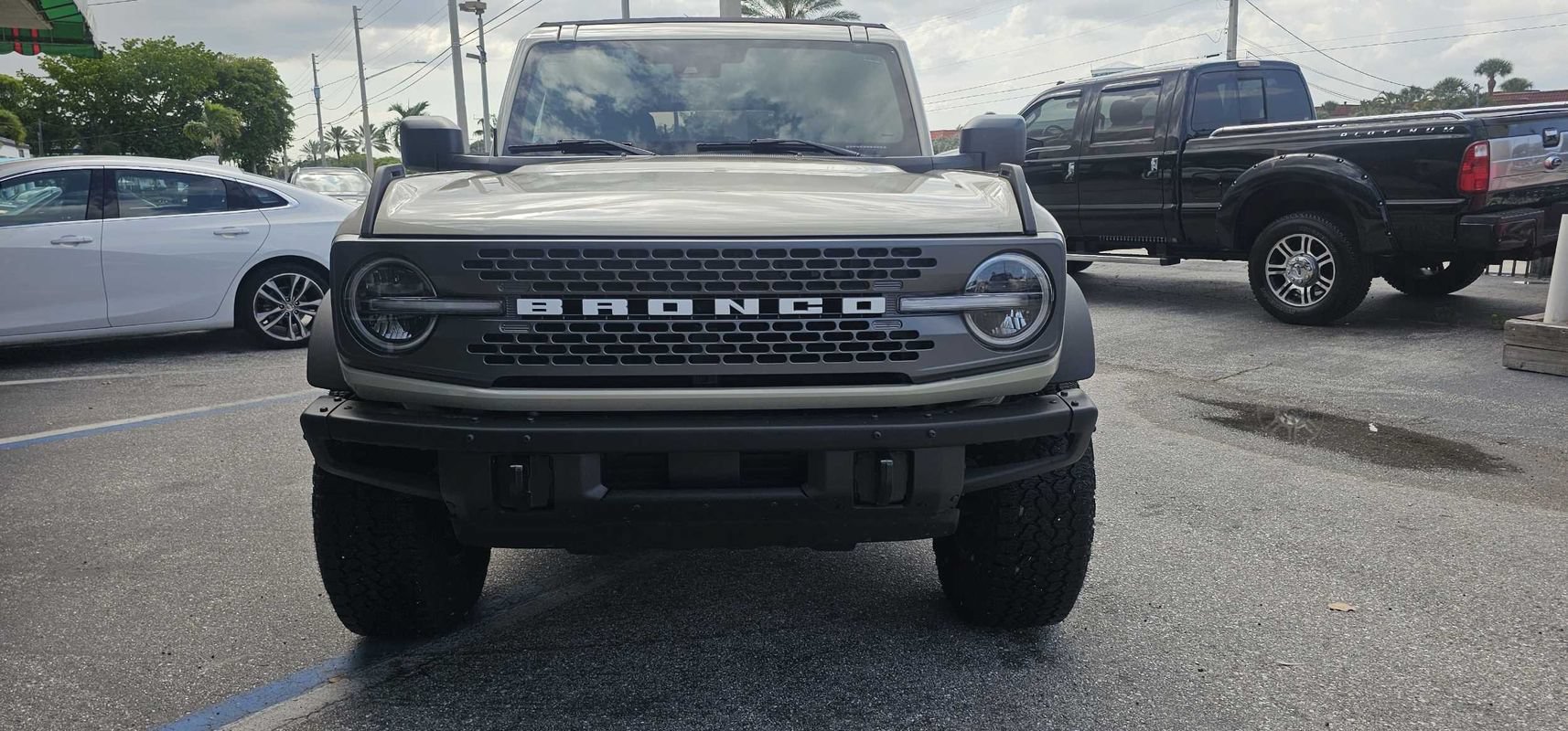 Used 2025 Ford Bronco Badlands w/ Sasquatch Package AWD/4WD image 8
