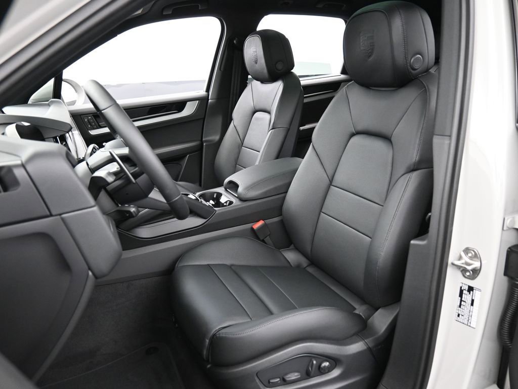 New 2026 Porsche Cayenne S image 5