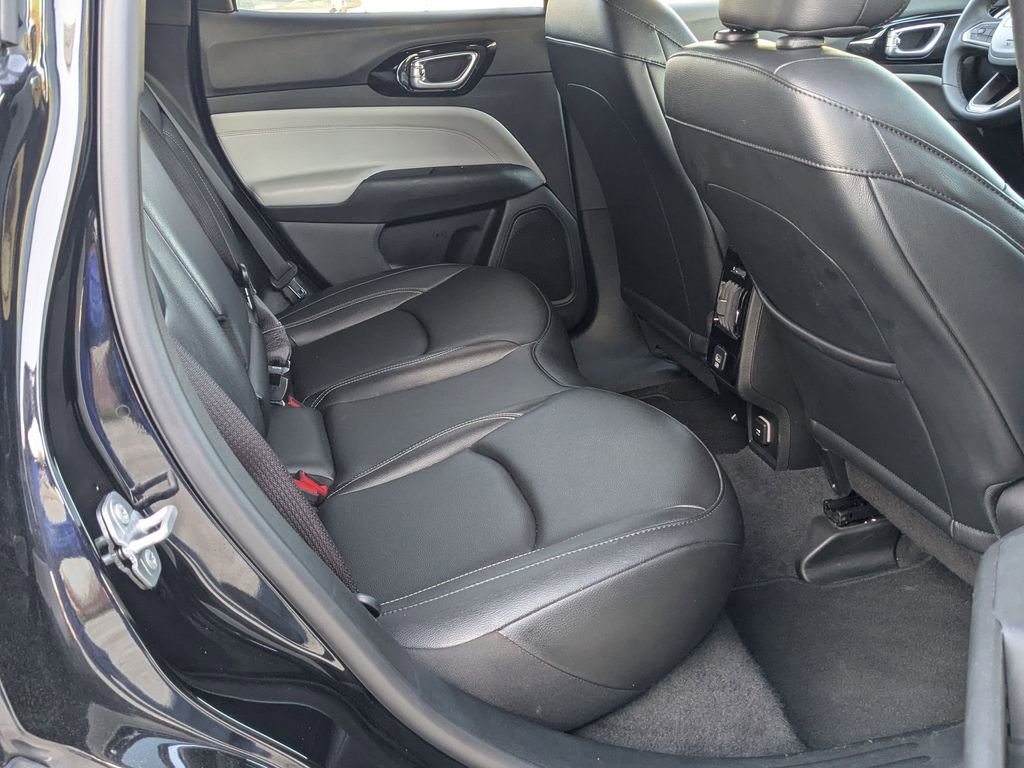 Used 2025 Jeep Compass Limited image 26