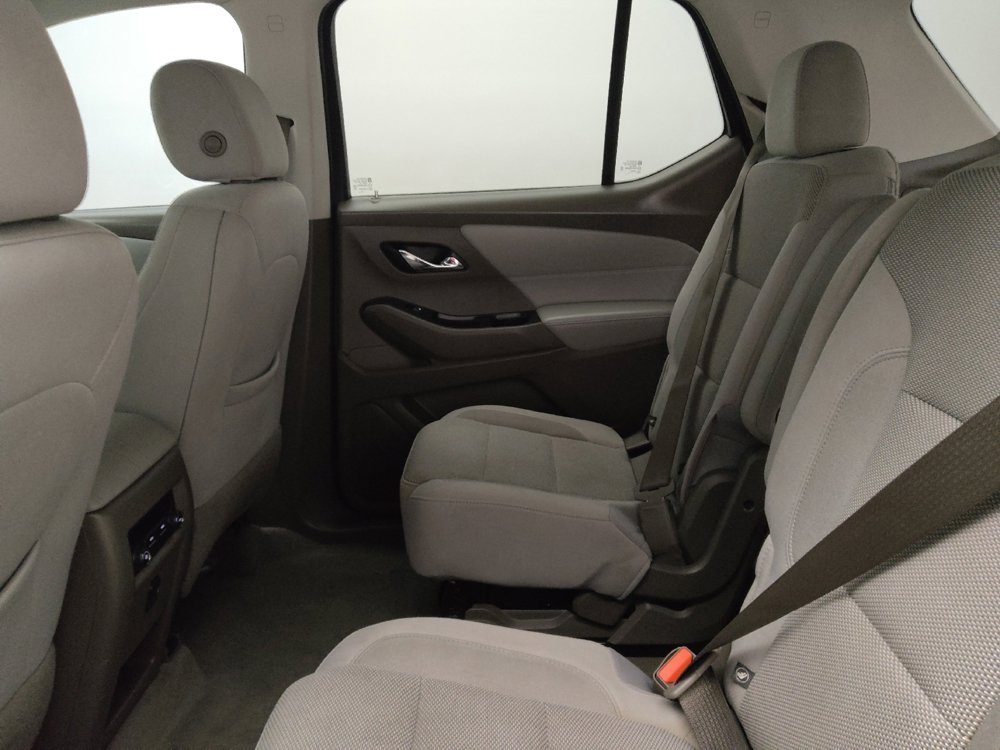 Used 2020 Chevrolet Traverse LT w/ Driver Confidence II Package AWD/4WD image 18