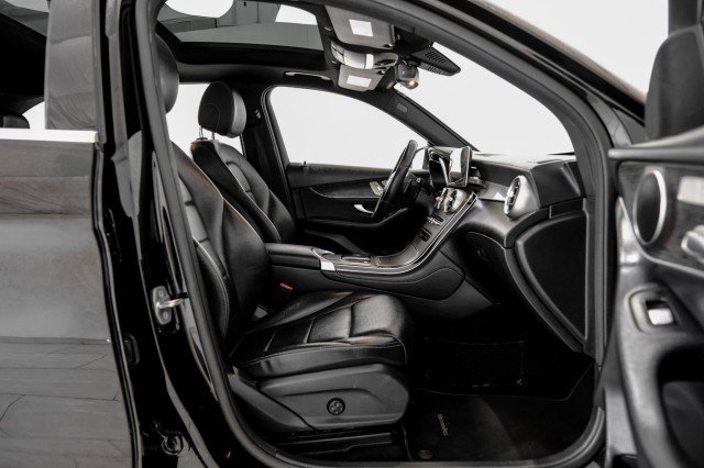 Used 2020 Mercedes-Benz GLC 300 image 34